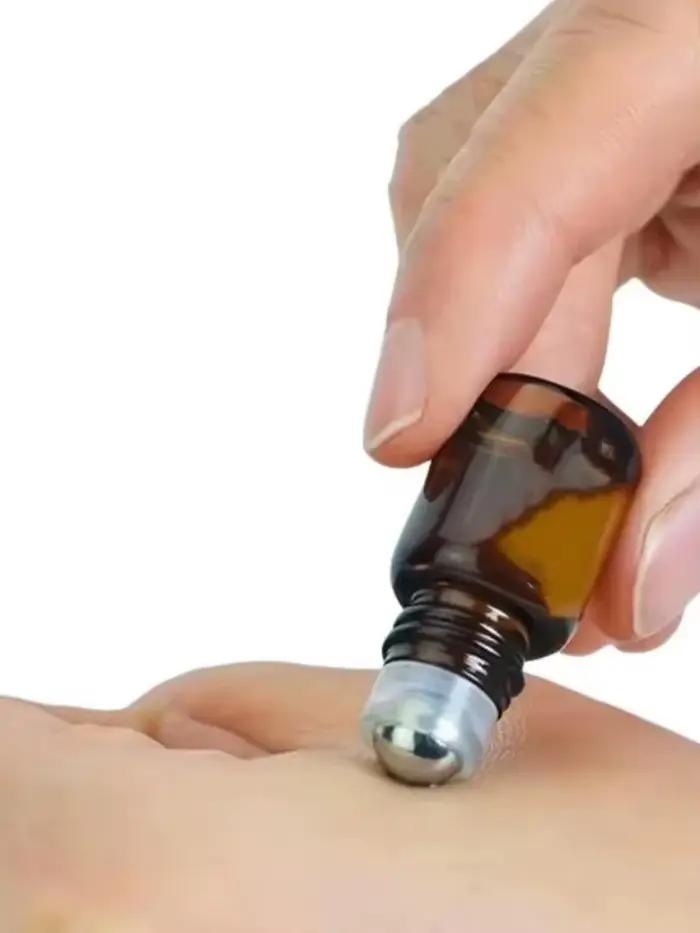 Huile d'encens naturelle premium 2/20 ml : Artemisia, Neem, Lotus bleu et Oud pour la méditation, l'