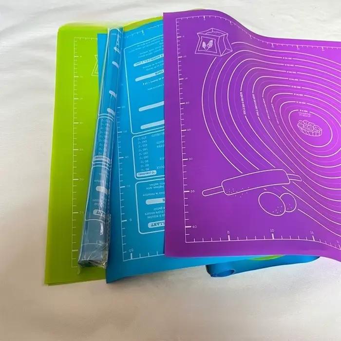 Tapis roulant en plastique de qualité alimentaire avec outil de mesure, tapis de pétrissage antidérapant, tapis de cuisson antiadhésif facile à nettoyer, outil de cuisson réutilisable
