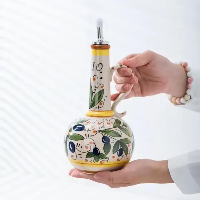 Bouteille d'huile d'olive en céramique