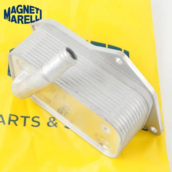 11427525333 Refroidisseur d'huile moteur de haute qualité pour BMW E60 E61 E65 E66 E90 E81 E87 X70 X5 X6 E71 X11 F10 X3 N20 520i 528i 730i 740i