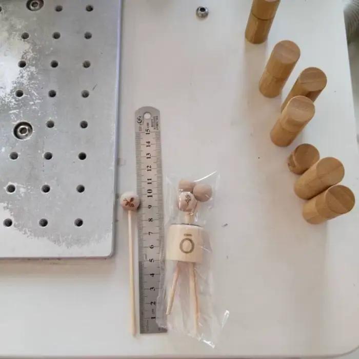 Couvercle boule en bois pour bouteille d'huile essentielle