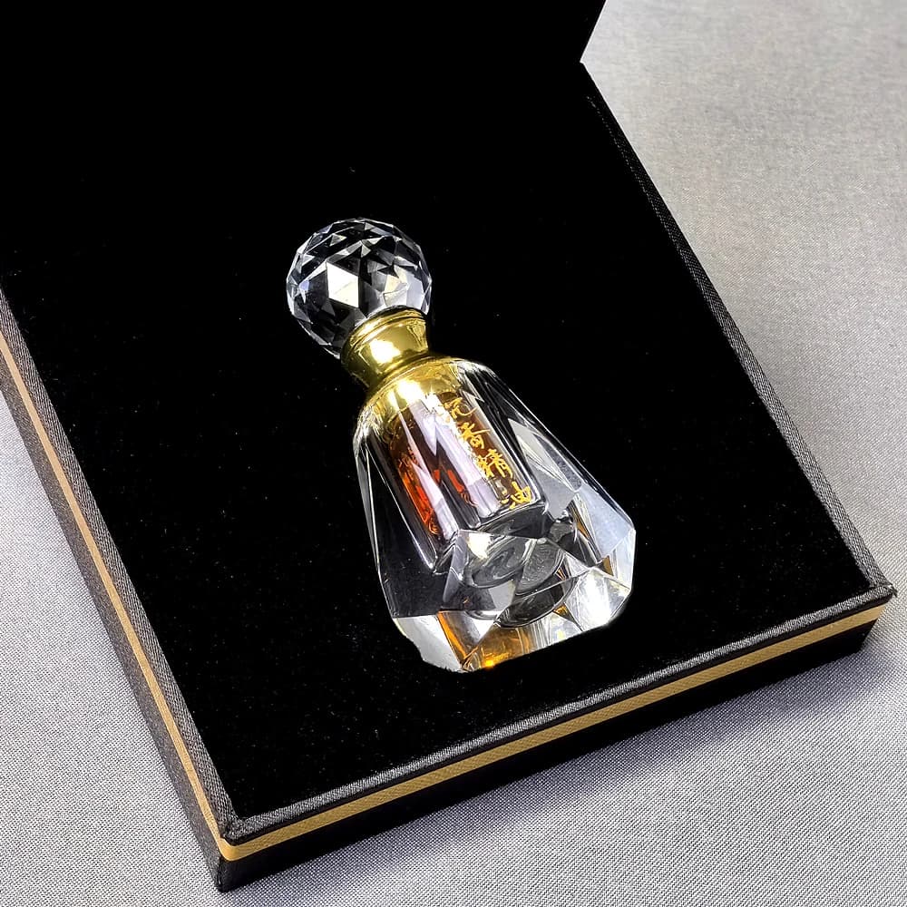 Huile essentielle naturelle de Kyara Agarwood pour l'aromathérapie, extraite par CO₂ supercritique, 