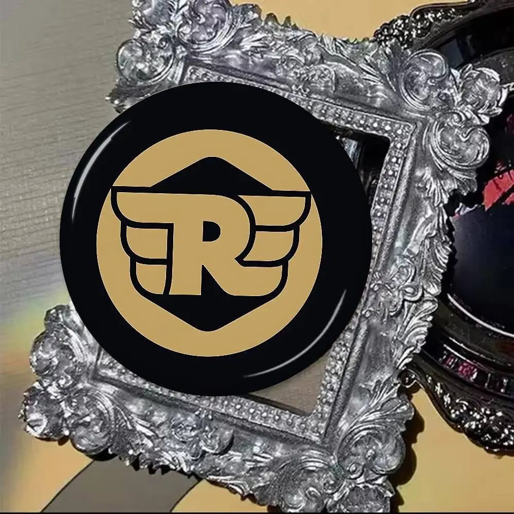 R-ROYALS E-ENFIELDS Logo 58mm animaux broches drôles Badge sac à dos vêtements accessoire cadeau
