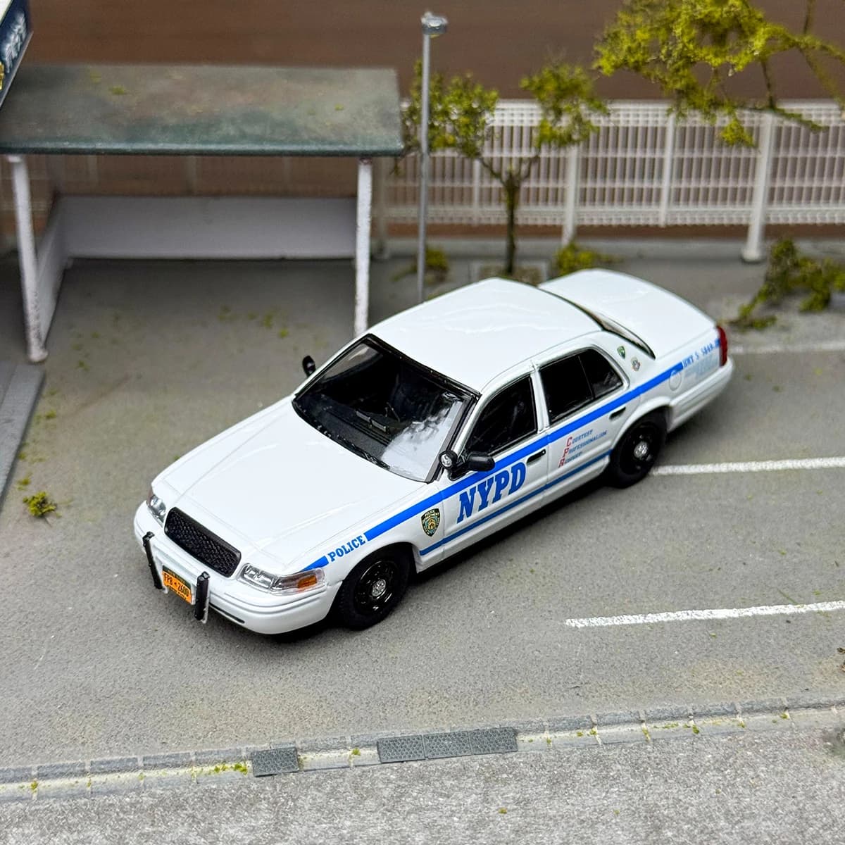 Rollin 1:64 Voiture de police de New York NYPD HWY et AUX, modèle de voiture miniature en métal