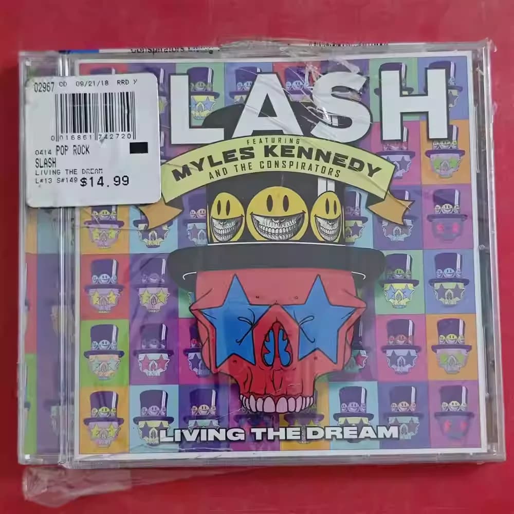 CD classique d'album de hard rock Slash avec Myles Kennedy et The Conspirators, CD musical Living Th