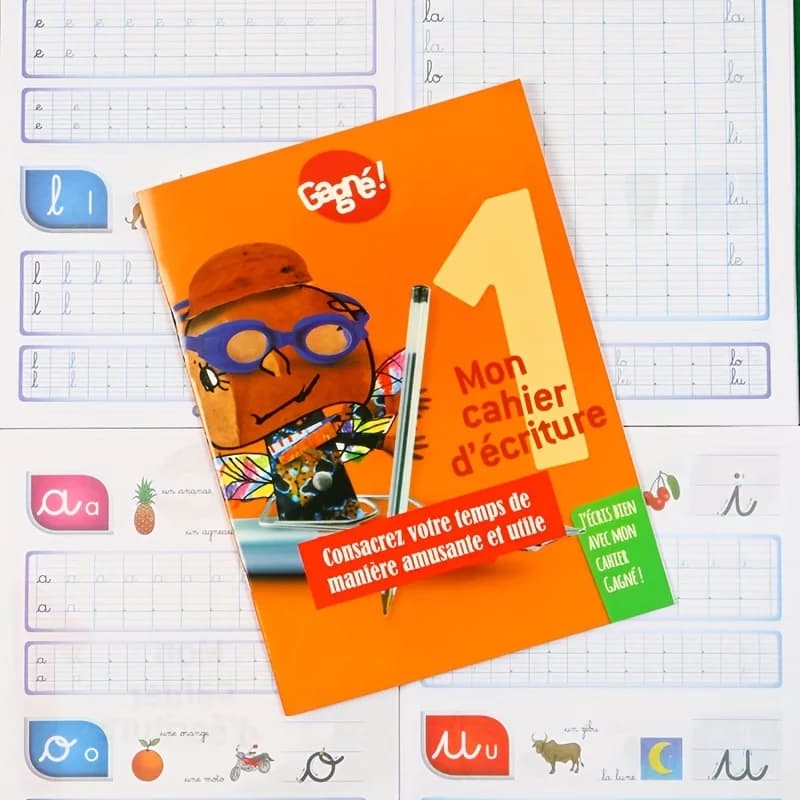 Cahier de pratique du français pour vous aider à apprendre les lettres et les courtes phrases en fra