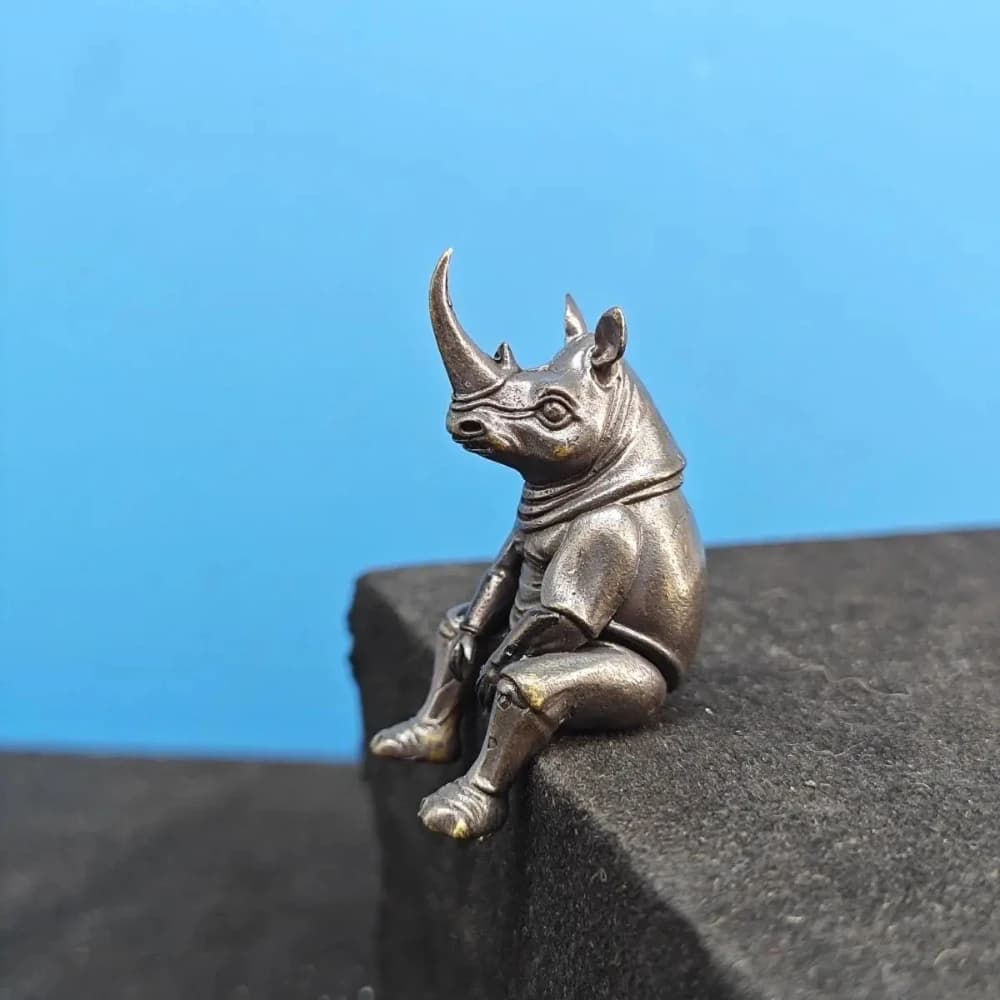Figurine de rhinocéros assis en laiton antique, modèle rétro en métal réaliste, miniature d'animal, 