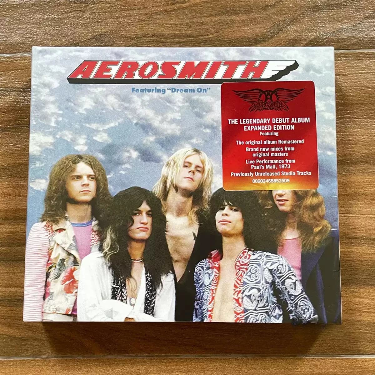 CD d'album de débüt Hard Rock – Couverture rétro des années 70 avec portrait de groupe – Disque de c