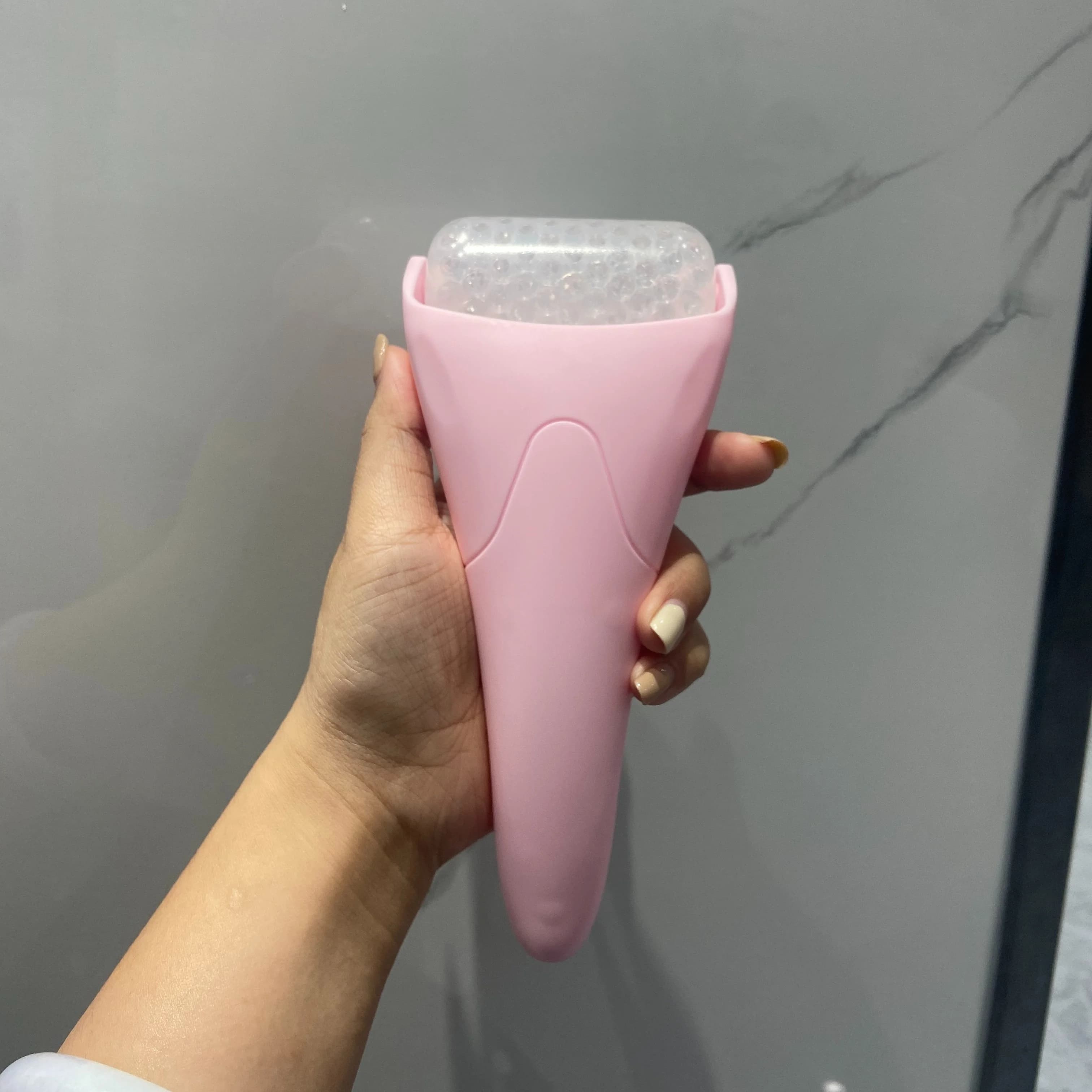 Grand rouleau de glace/masseur outil de beauté de refroidissement du visage, rouleau de glace pour l