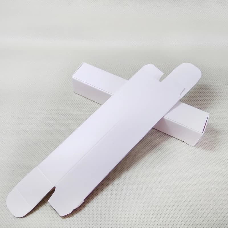 100 pièces - Boîtes cadeaux noires et blanches vierges 2x2x13cm pour échantillons de rouge à lèvres,
