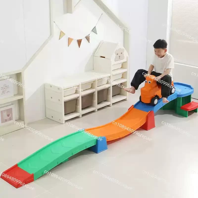 Manège en plastique avec voiture coulissante - Amusement ludique pour enfants