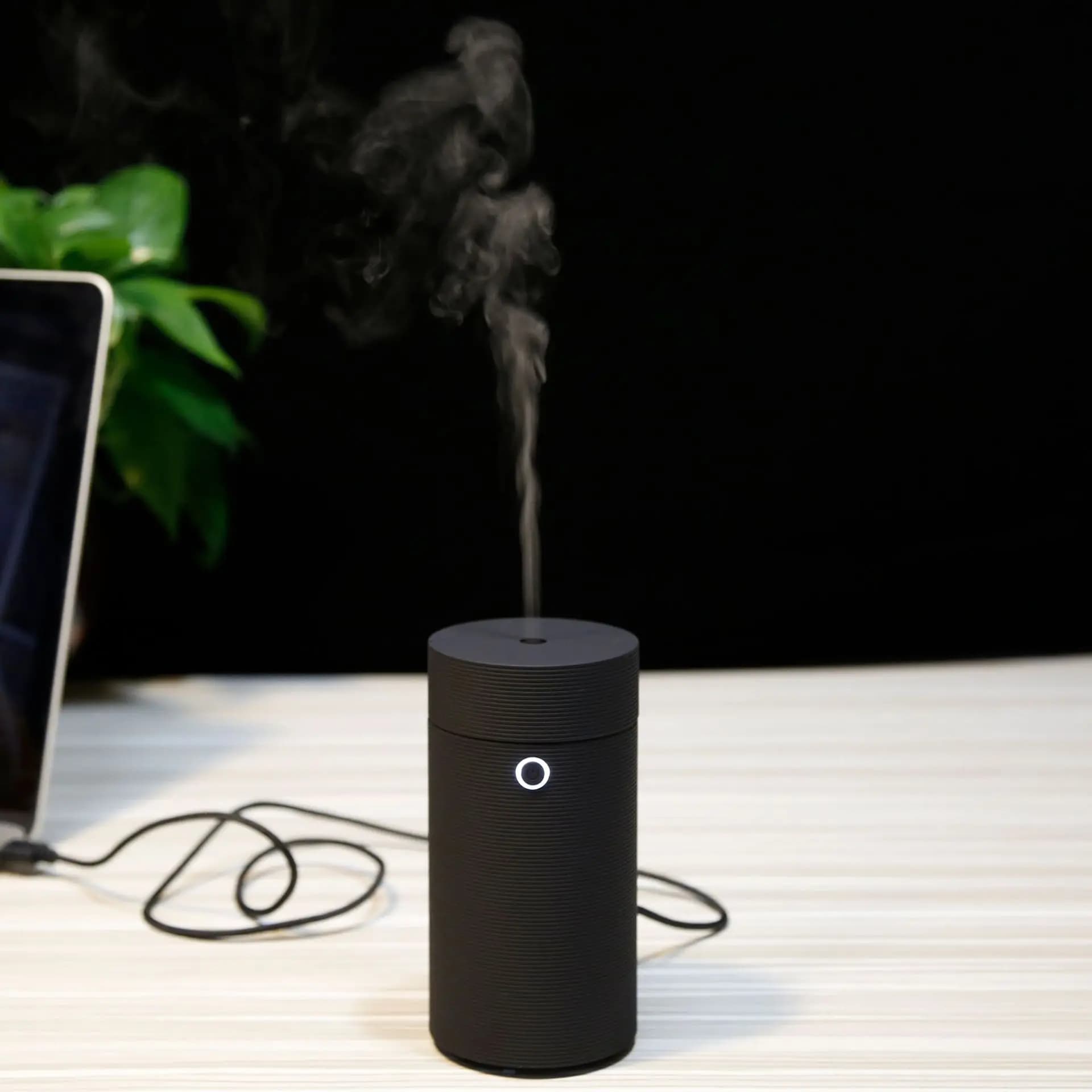 Humidificateur de voiture portable et diffuseur d'huile, diffuseur rechargeable par USB pour la mais