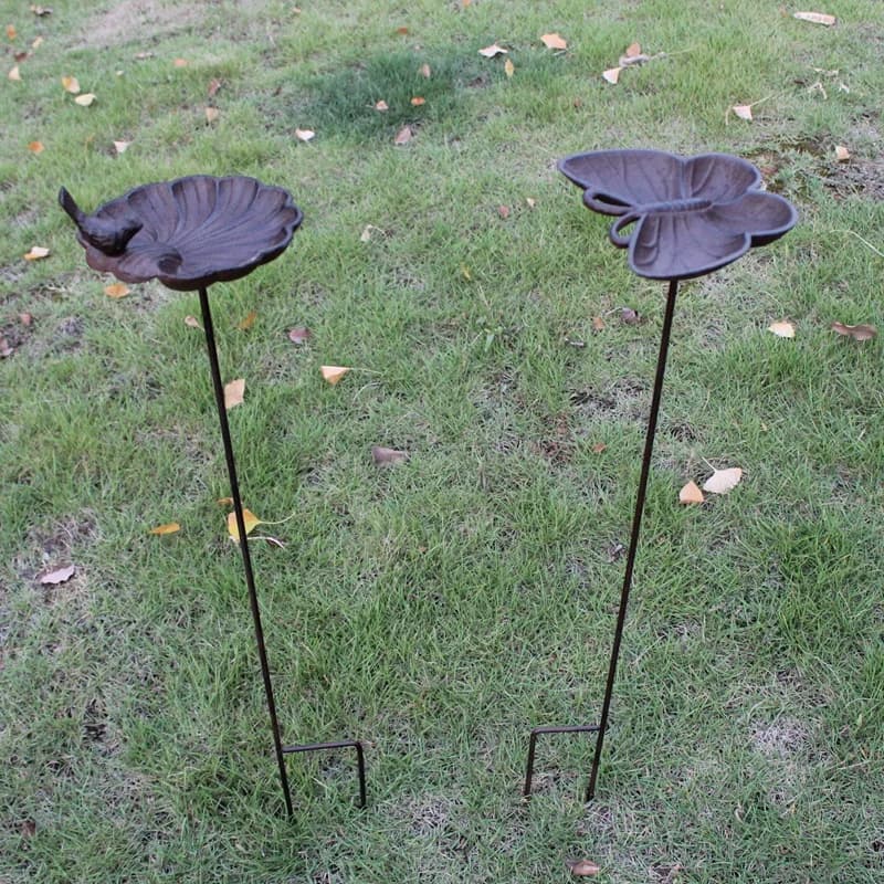 Mangeoire à oiseaux en fonte en forme de coquillage avec longue prise