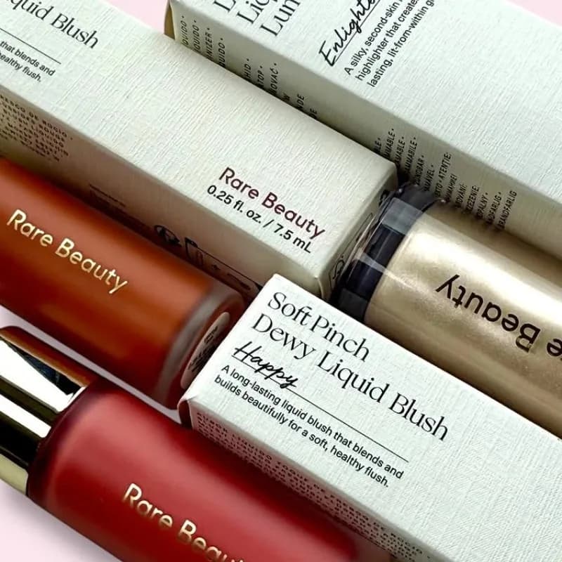 Rare Beauty Gloss à lèvres, blush et illuminateur, éclaircissant et rehausseur de couleur, Happy Hope Joy Love Lucky, maquillage, emballage exquis