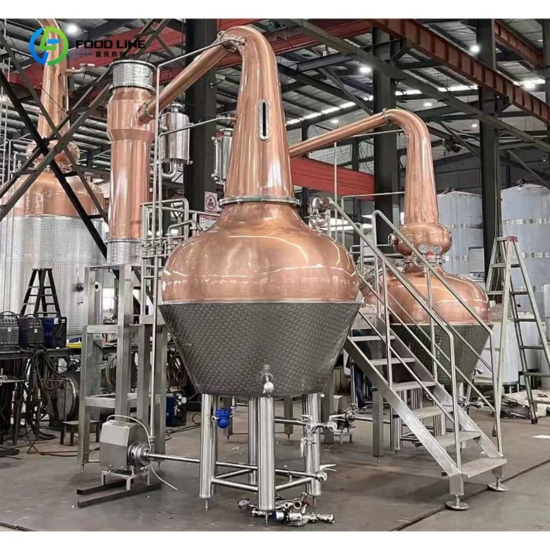 Alambic en cuivre multifonctionnel personnalisé de 300L, 500L, 1000L pour la fabrication de spiritueux de brasserie de malt