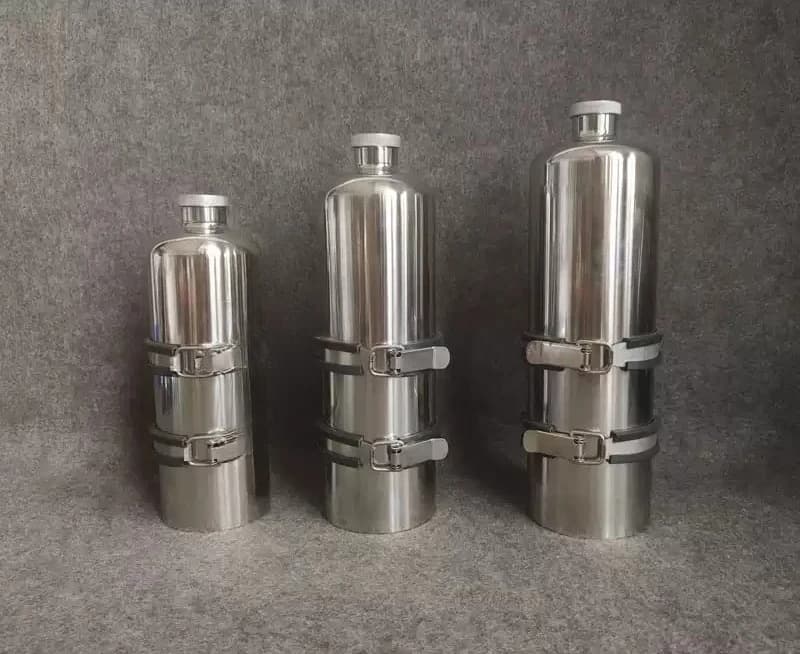 Bidon d'huile en acier inoxydable, trois styles sont disponibles Bidon d'huile en acier inoxydable, trois styles sont disponibles