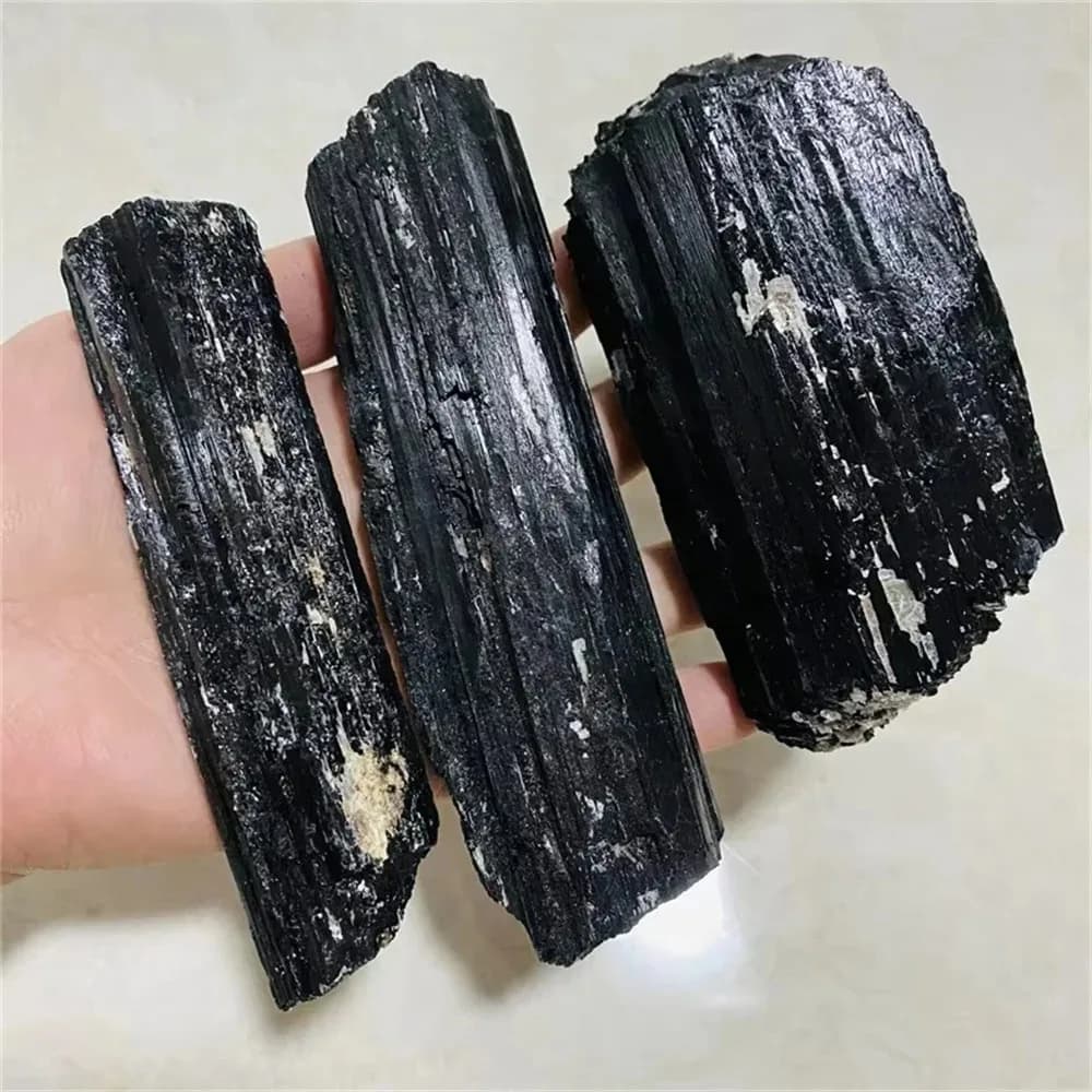 Grande pierre brute de Tourmaline noire naturelle de 17.64oz