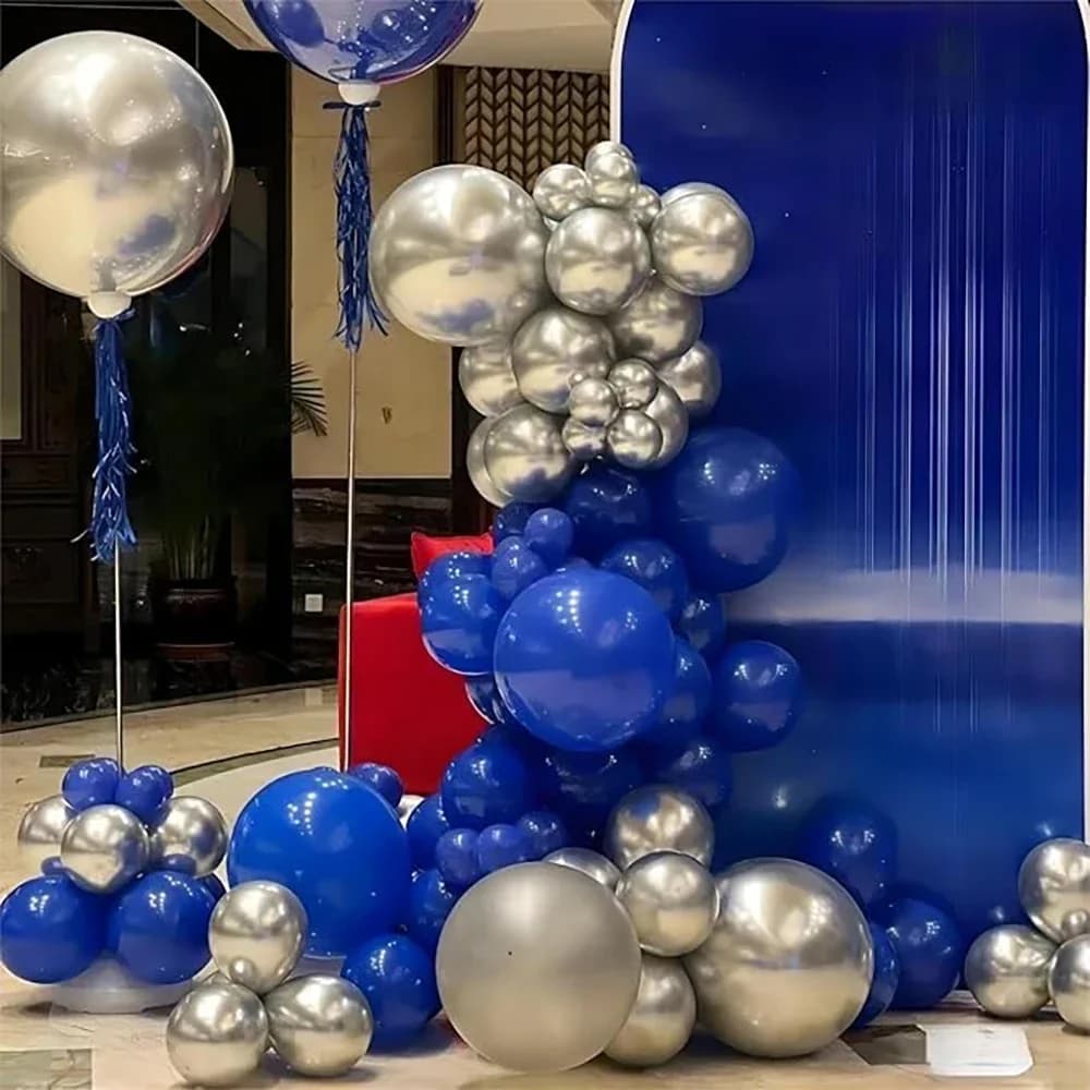 Guirlande de ballons bleus pour le Nouvel An 2025