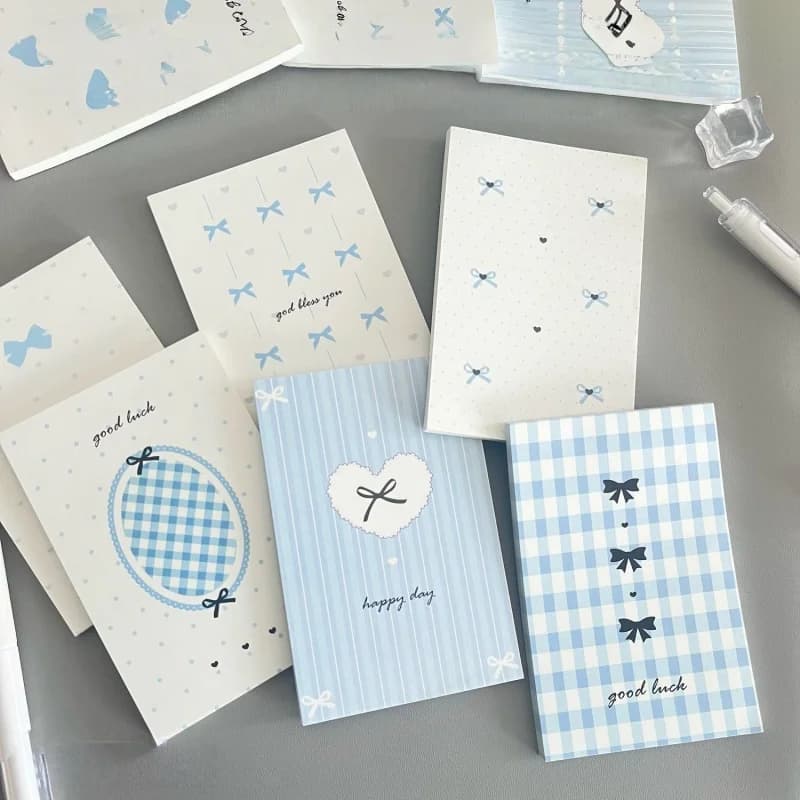 Bloc-notes A7 bleu avec nœud