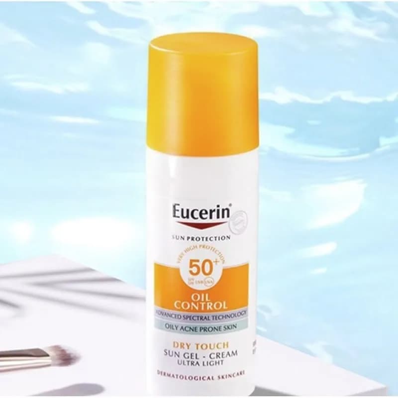 Eucerin Crème solaire visage Oil Control SPF50+ rafraîchissante, mate, non grasse, protection UV pour peaux grasses sujettes à l'acné