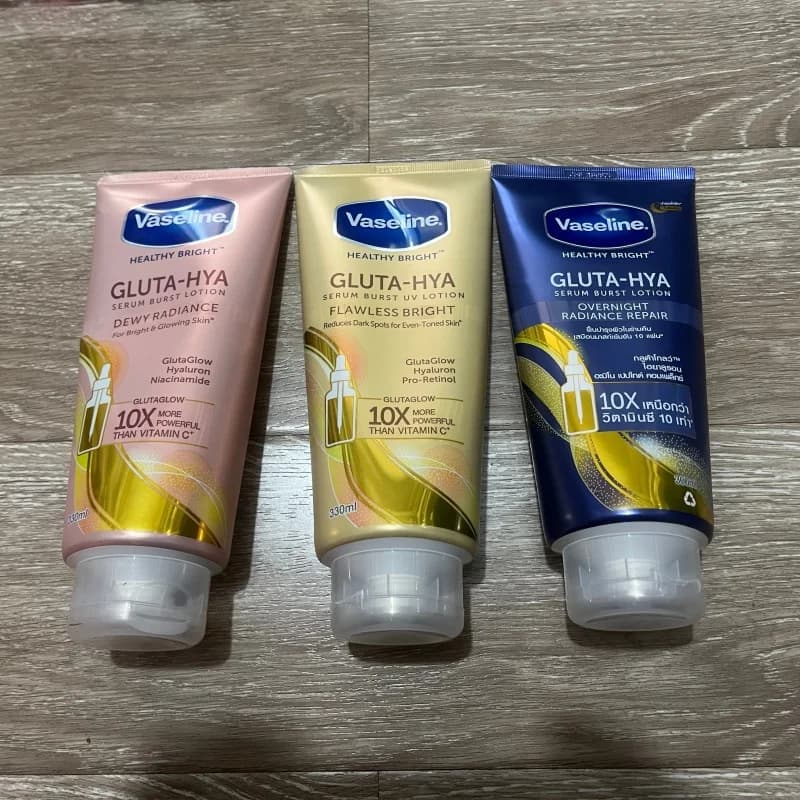 Lotion corporelle éclaircissante Vaseline UV Extra avec GLUTA-HYA, vitamine B3 et huile corporelle au cacao pour hydrater la peau