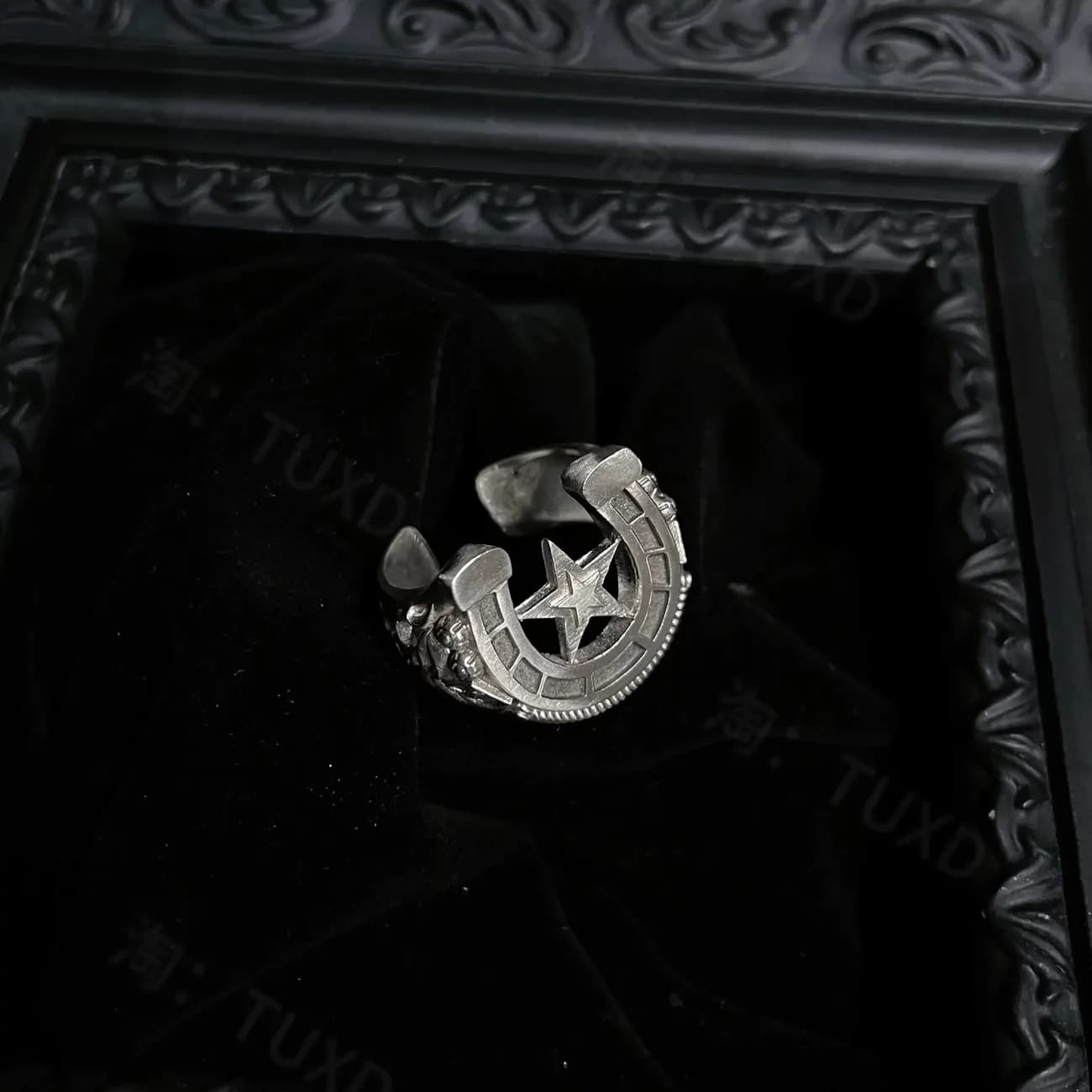 Bague en fer à cheval thème Jojo Nigellino de Jojo's Bizarre Adventure Wild Horse Wild Man SBR