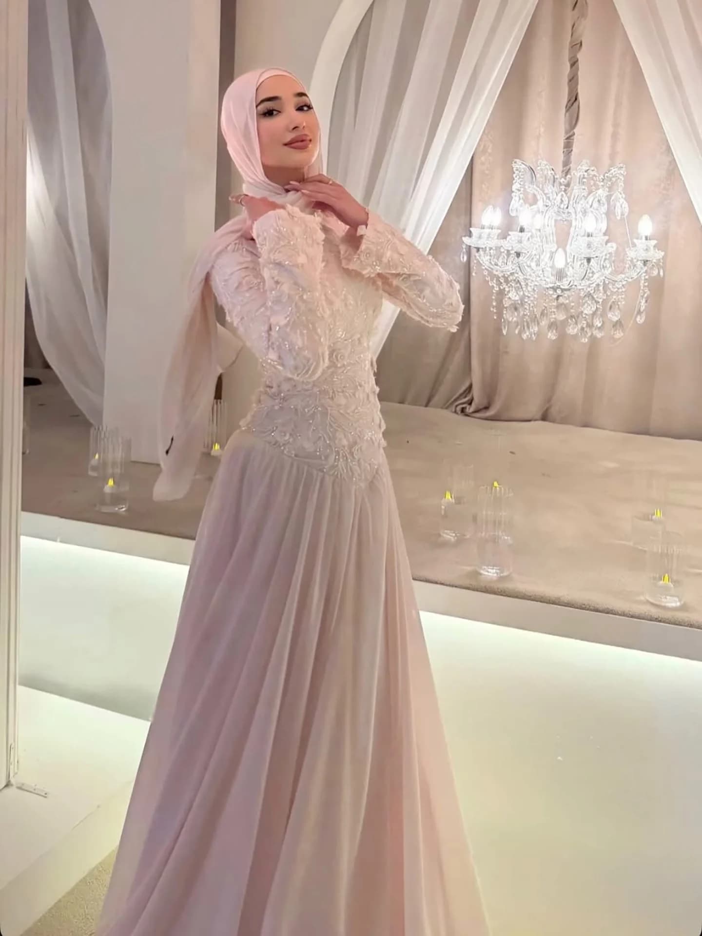 Robes de mariée de luxe Serene Hill 2026, couleur rose, col haut, manches longues, fleurs 3D, robes de mariée musulmanes LA73814, sur mesure