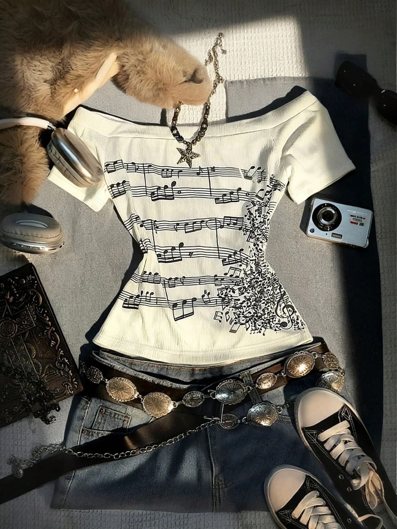 T-Shirt rétro à manches longues et épaules dénudées pour femmes, ajusté, orné d'une impression de notes musicales, à la mode, Style rétro Y2K, haute qualité