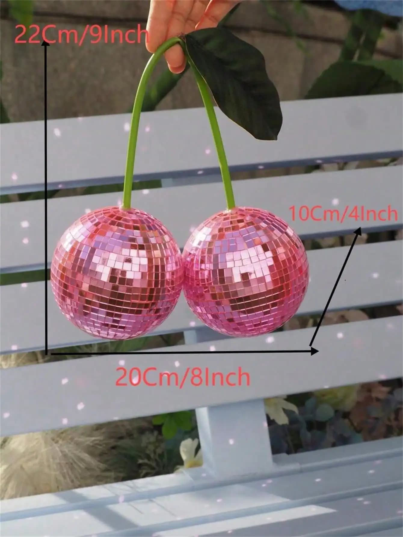 Les cerises disco sont utilisées pour la décoration murale