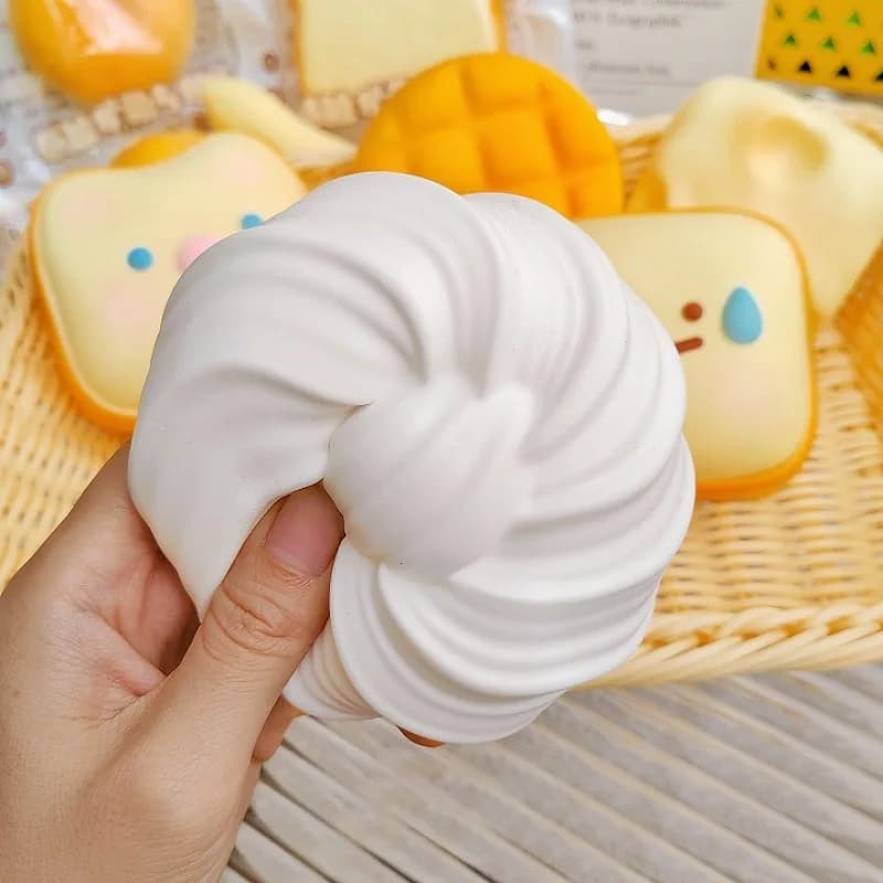 Jouets animaux en peluche à rebond lent, jouets créatifs à pincer doucement avec musique, mignons jouets de décompression, cadeaux pour enfants.