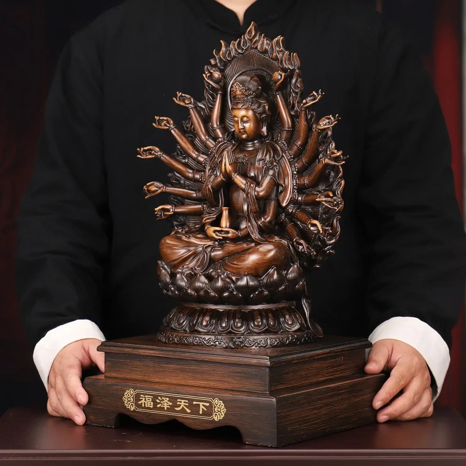 Déesse de la miséricorde Bodhisattva ornements attirer la richesse mille mains