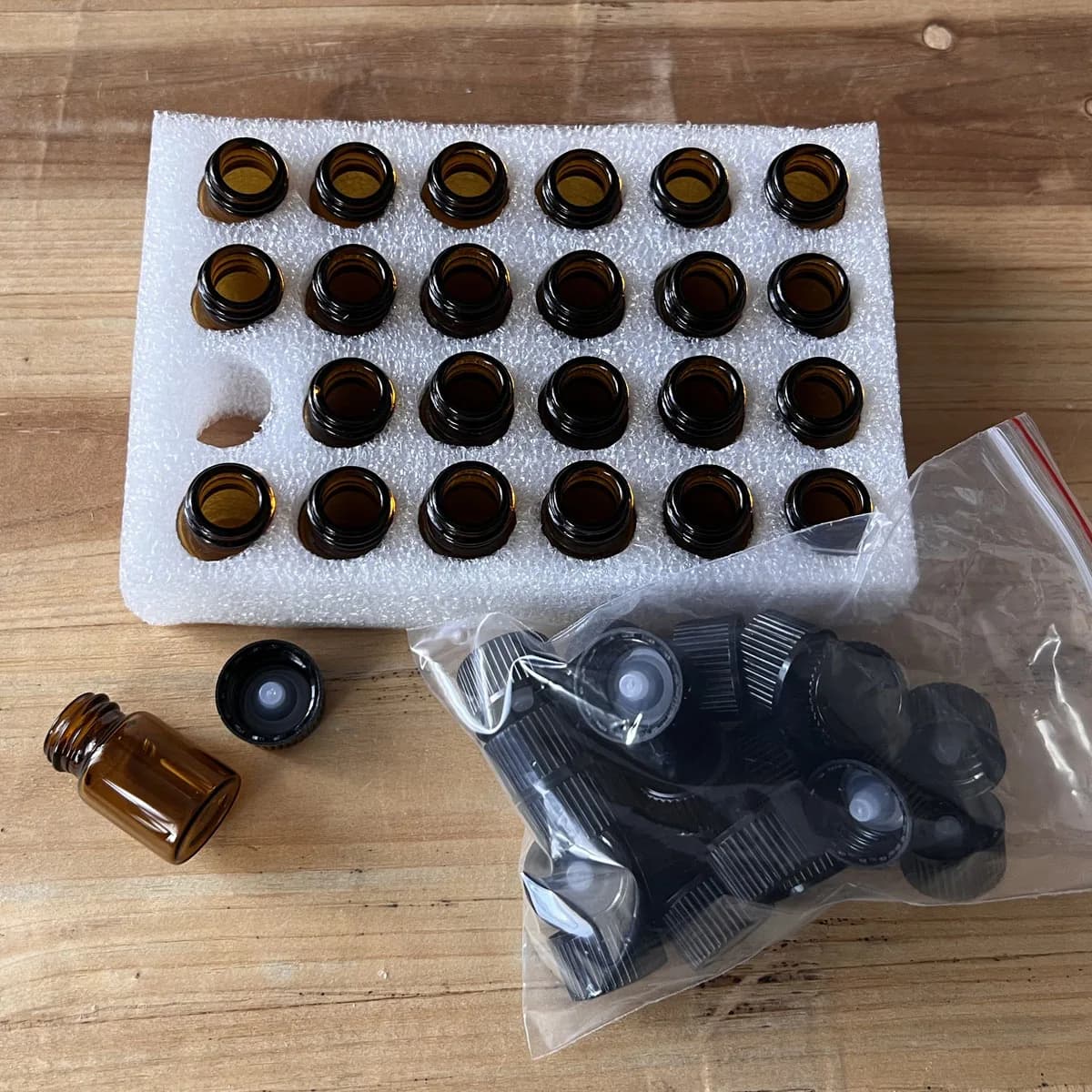 24x Flacons en verre ambré/transparent de 5ml