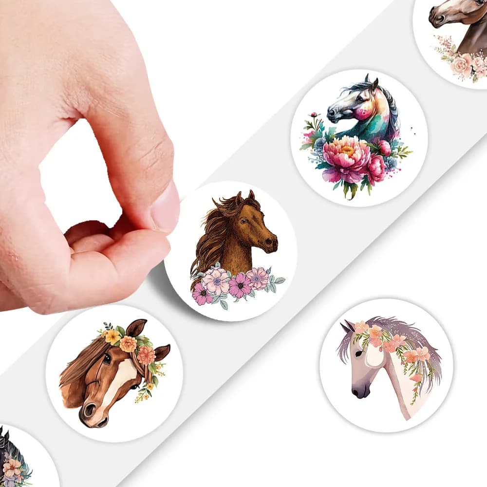 Rouleau d'autocollants cheval au galop, 500 pièces/rouleau, aquarelle, dessin animé drôle, pour ordinateur portable, téléphone, guitare, réfrigérateur, enveloppe, jouets pour enfants