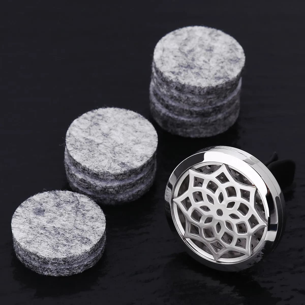 Diffuseur de parfum pour voiture en acier inoxydable 316L, motif tournesol, avec 10 tampons de rechange en feutre lavables pour une fraîcheur durable