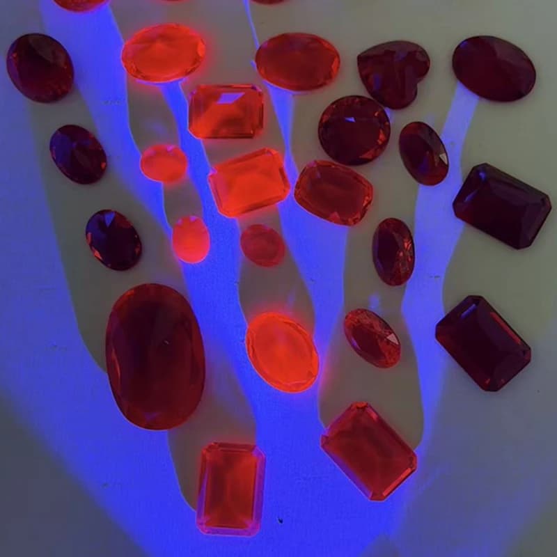 Pierre précieuse en rubis de qualité AAAA+ ovale facettée 13×18mm 16,0ct VVS pour la fabrication de bijoux, la collection ou la sertissage