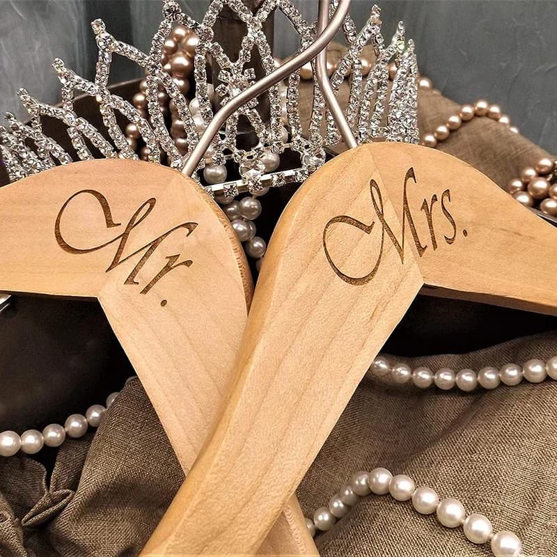 Cintre en bois pour robe, décoration de douche, cadeau rustique, Mr Mrs, mari, épouse, mariée, marié, couple, mariage, juste défaut, lune de miel, patients