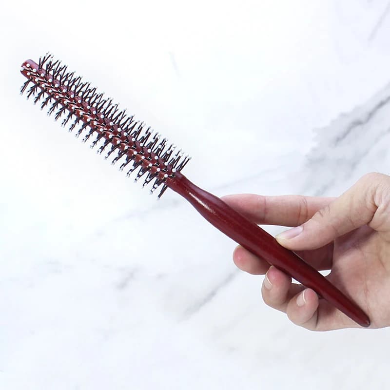 Brosse à cheveux ronde avec manche en bois