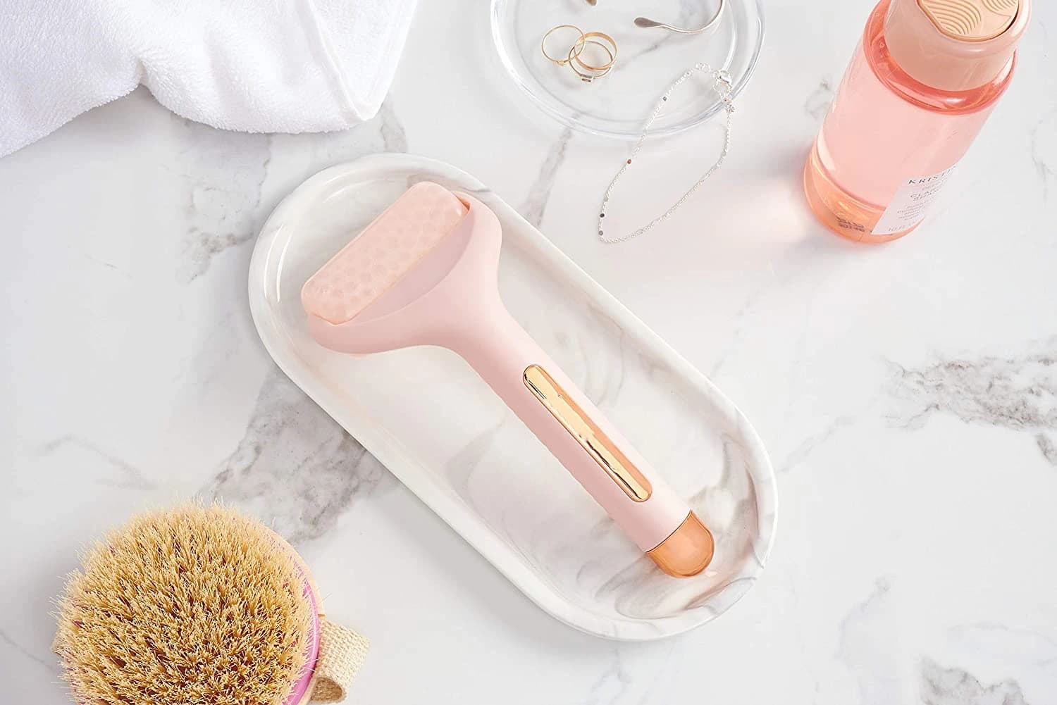 Rouleau à glace rose, masseur facial pour instituts de gonflage et blessures mineures, produits de beauté pour resserrer les pores et blanchir la peau
