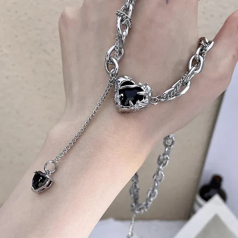 Hip Hop noir cristal amour coeur pendentif à breloques collier pour femmes Punk Rock longue chaîne glands collier ras du cou tendance bijoux