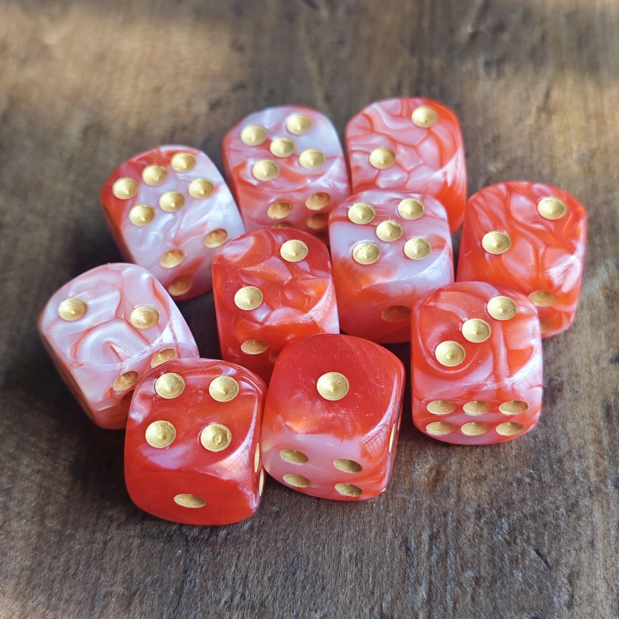 Jeu de dés D6 à Points rouges et blancs de 16MM