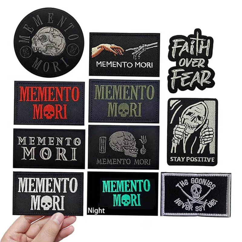 "Never Say Die","Memento Mori" patchs tissu Applique crâne broderie moral Badge, emblème tactique militaire autocollant de sac à dos