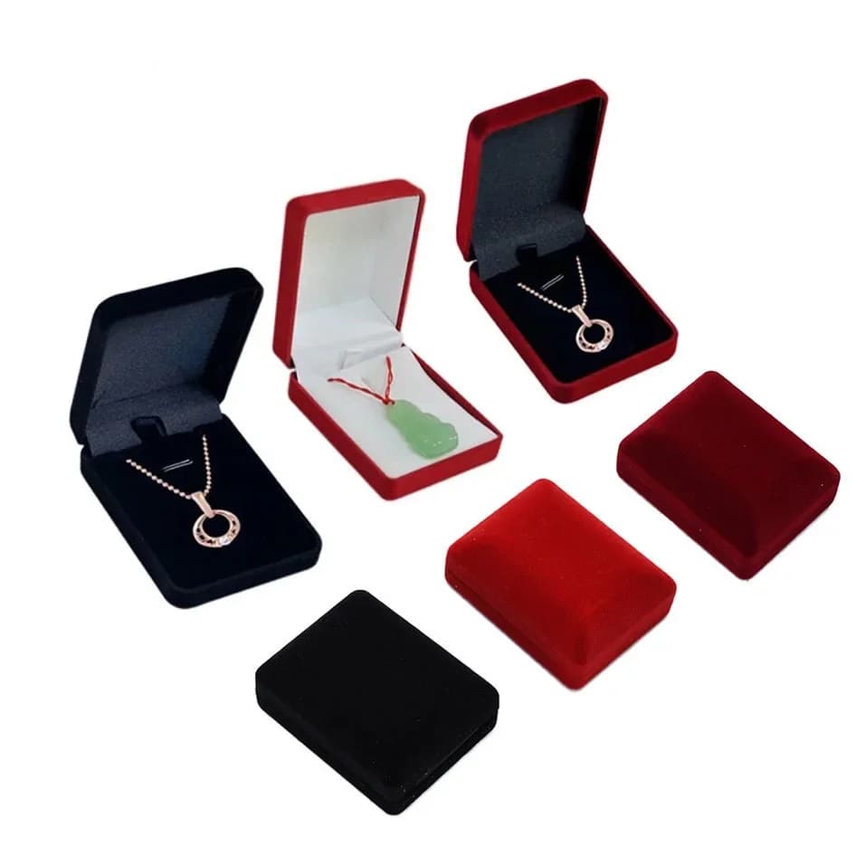 Boîte à colliers en velours