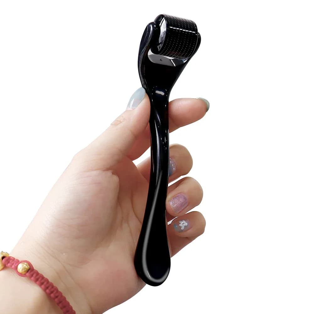 DRS 540 rouleau Derma en titane pour le visage pour la repousse des cheveux de la barbe Machine de soins de la peau du visage rouleau à micro-aiguilles noir outil de beauté