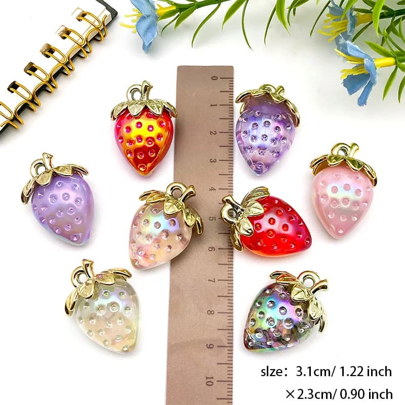 4/8 pièces de breloques succulentes aux fraises 3D – Créez des adorables bijoux DIY! (Parfait pour les accessoires d'été et la fabrication de cadeaux)
