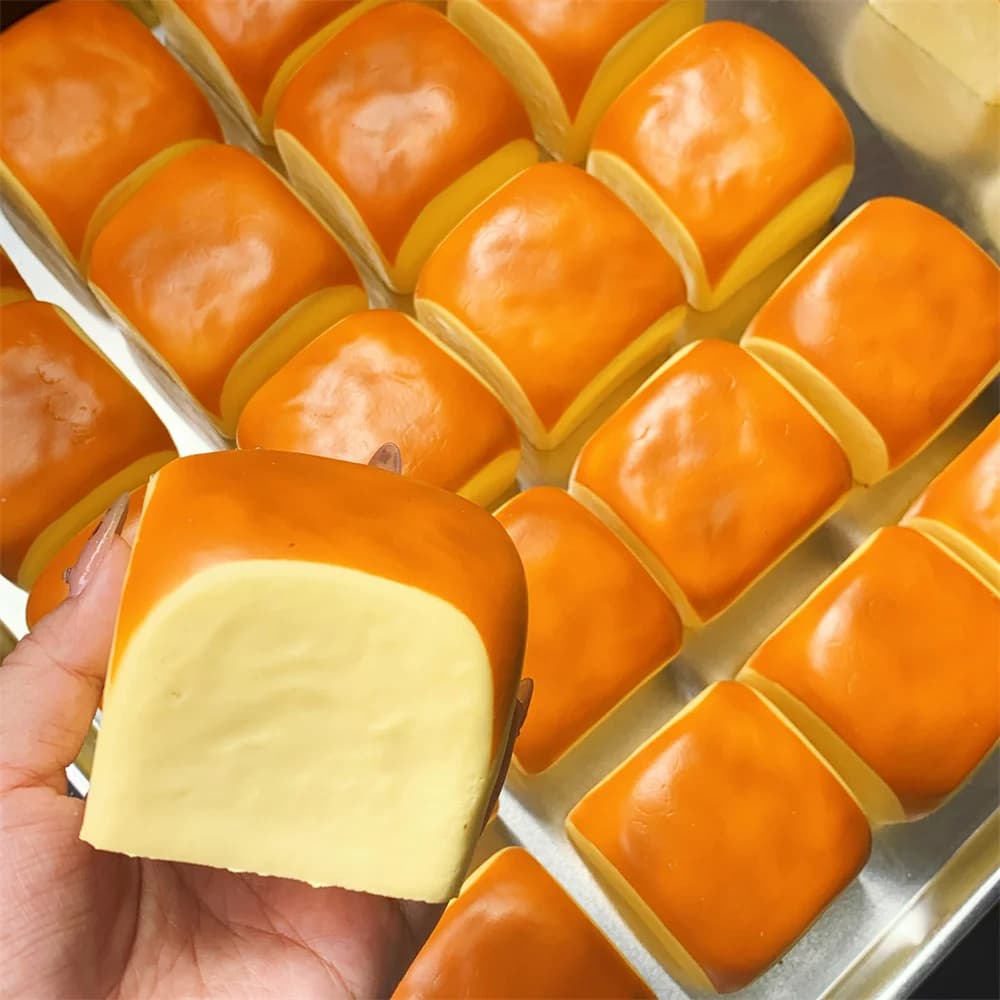 Rouleaux hawaïens roses à rebond lent de 2,3 pouces, pain, fromage, collation de fête, décoration de la maison, modèle doux et moelleux, jouet de jeu vidéo ASMR, cadeau