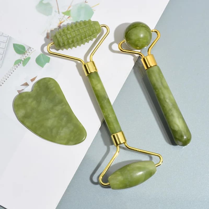 Masseur de rouleau de Jade naturel pour le visage