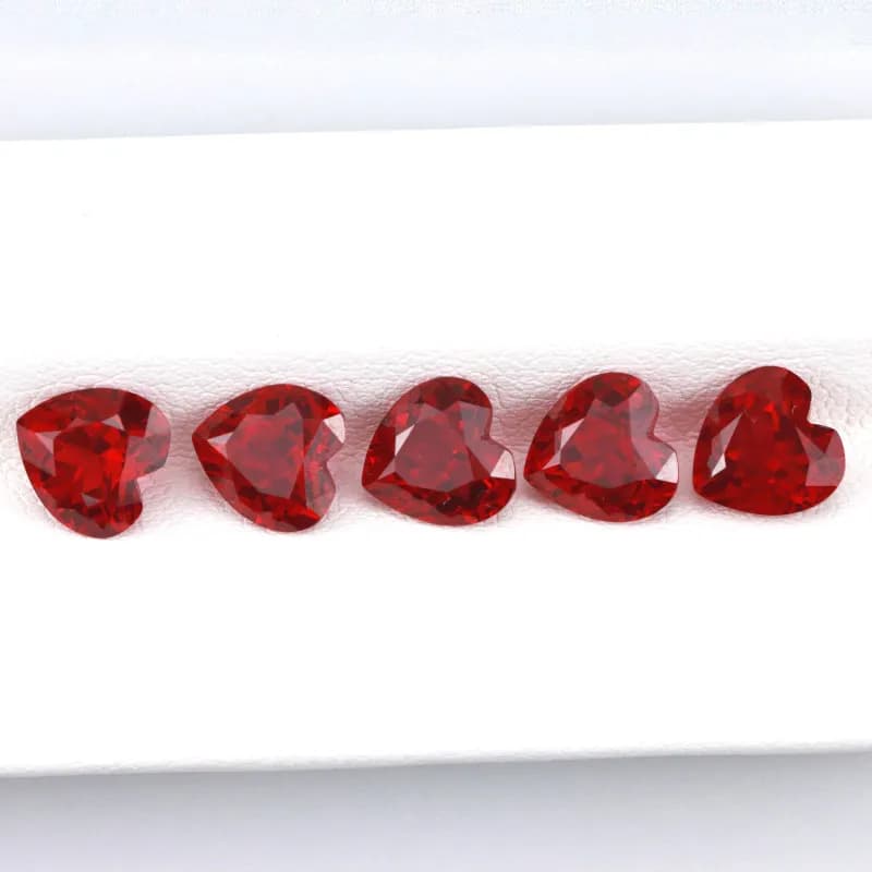 Pierres synthétiques rubis taille cœur de pigeon couleur rouge sang avec certificat pour la création de bijoux DIY et la personnalisation
