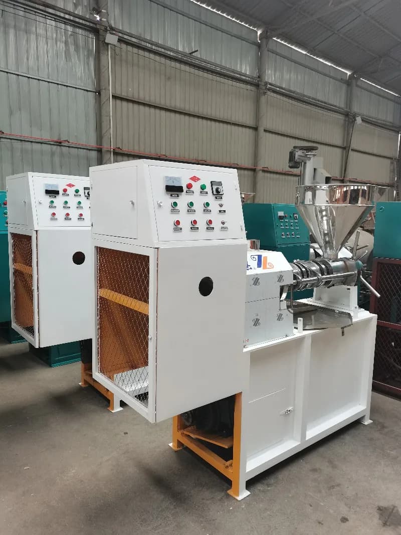 Ligne de production d'huile industrielle personnalisée 50-100TD, équipement de fabrication d'huile comestible à grande presse pour le traitement des graines de tournesol et de coton