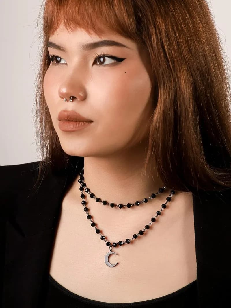 Tour de cou gothique en forme de croissant de lune noire, colliers de lune noire pour femmes, bijoux gothiques, cadeaux d'anniversaire de noël