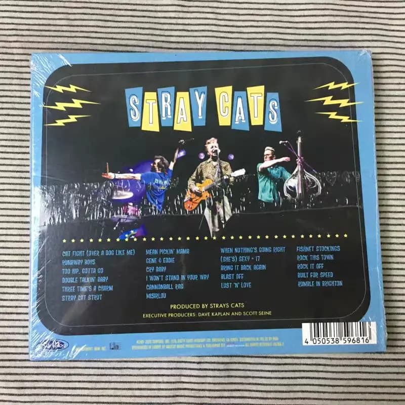Stray Cats – Rondé cette ville : de LA à Londres (2020) | Rockabilly/Rock Live Album Car Soundtracks Boîte 23 Pistes Collection